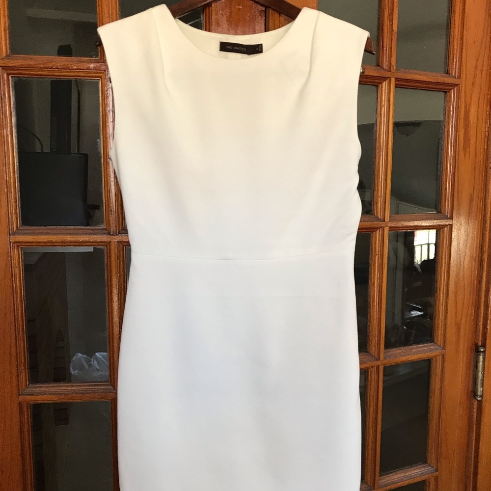 The Limited size 0 classic fitted sheath dress.